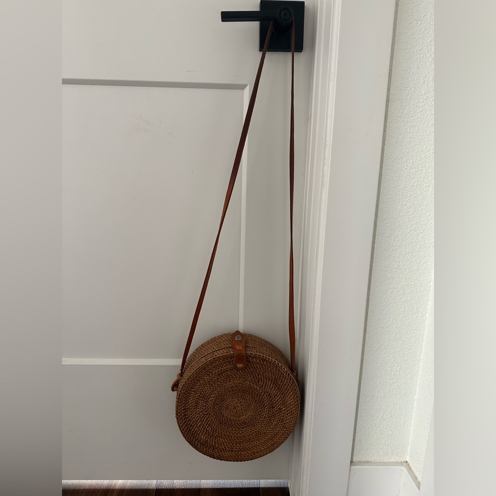 Handcrafted Tan Rattan Bag - Picture 3 of 3
